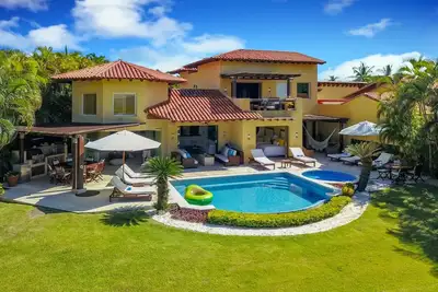 Image de Villa de luxe située à deux pas du fairway du parcours de golf Pacifico à Punta Mita