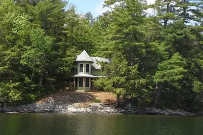 Image de Chalet rustique au bord du lac
