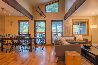 Image de Cozy Mountain House with private hot-tub