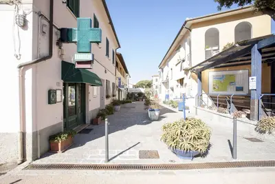 Image de Appartement de trois pièces Via del Mare 4/6 lits près de la plage de Procchio