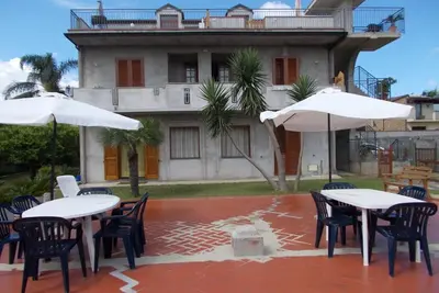 Image de Rez-de-chaussée avec jardin, oui animaux