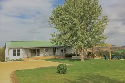 Image de Bird Cottage @ Sorriso Vineyard Galena Illinois