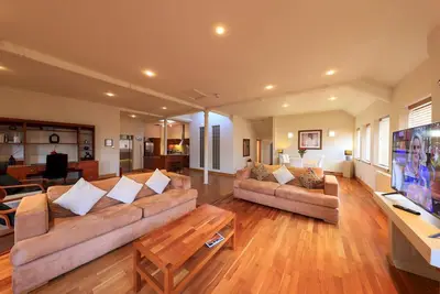 Image de Penthouse Stunning Living In The Creative Quarter