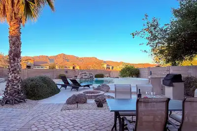 Image de Nouveau! Gold Canyon Accueil w / Firepit, Grill & Mtn Vues