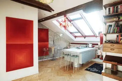 Image de Loft d'art de luxe avec terrasse dans la vieille ville