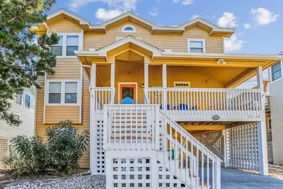 Image de Margarita Girl | Oceanside | Crown Point | Corolla | 18 couchages