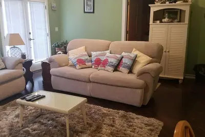 Image de Unique 3 Br, 2 Br Waterfront Home / Escapade à Syracuse, Indiana