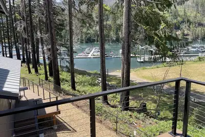 Image de Lakeside Livin ’- Emplacement, emplacement, emplacement! ! ! - 10 personnes