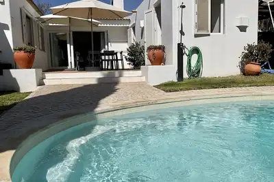 Image de Maison avec piscine privée, climatisation, proche plage