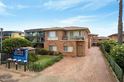 Image de Azalea Court 1, Fishpen