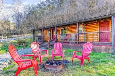 Image de Summer 5th Nt Free! Chalet Colibri @ Birds Creek! Rockers, Fire Ring, Sleep 4