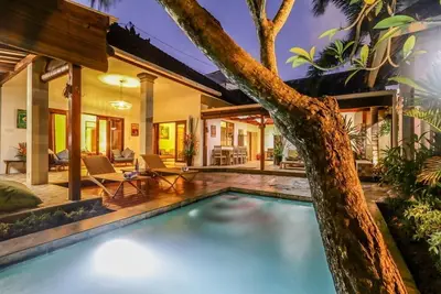 Image de Mira, villa de 3 chambres juste à côté du Ku De Ta et de la plage, Seminyak