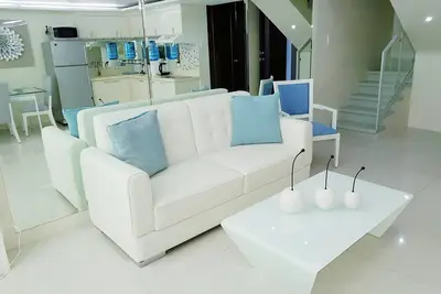 Image de Superbe propriété de Penthouse inférieur Centre de luxe super pratique de la ville de Cebu