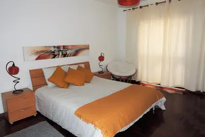 Image de La Maison CARRÉE Du MARCHÉ-Voir la plage du cœur de la ville