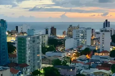 Image de Saison, grand appartement 3 suites, idéal amis ou famille Carnaval