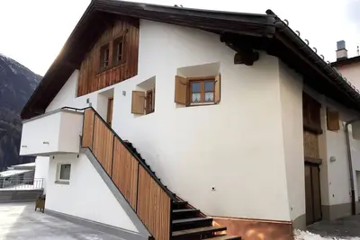 Image de 13 notes sur \"e-domizil\": 4. 75 d'un maximum de 5. 0 points