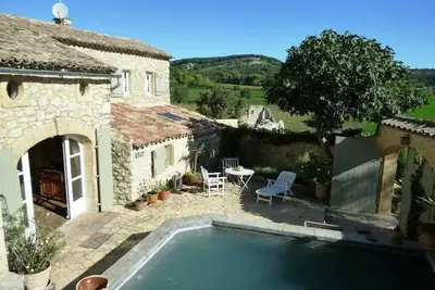 Image de Belle maison de village en pierre authentique (19°s) dans un hameau à 15’ d'Uzès