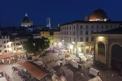 Image de Suite panoramique près du Duomo et de la gare