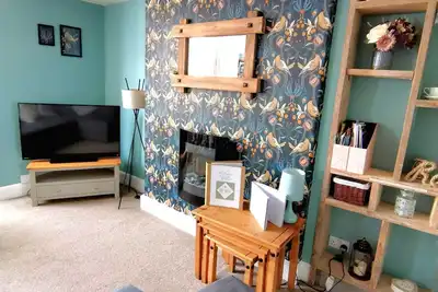 Image de Driftwood Apartment - élégant, proche de la mer et du centre de la ville.