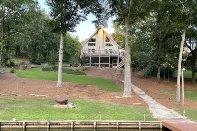 Image de Maison de trois chambres au bord du lac Oconee