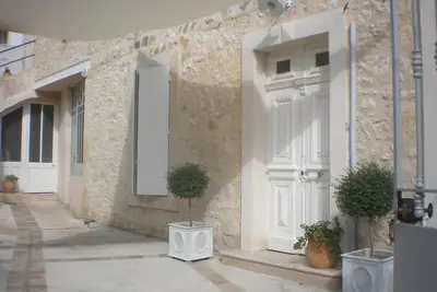 Image de La maison de Papé - Gite Cour