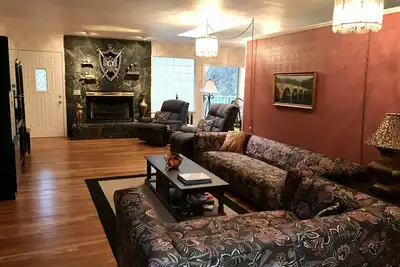 Image de Eco-Cove Wildlife Sanctuary - une élégante maison de vacances