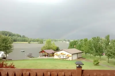 Image de Grande Maison Moderne, Tous Les Sports-Lac, Piscine INTÉRIEURE, Sand Beach, Canoe, Kayaks, Ponton