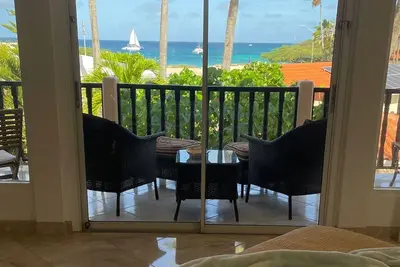 Image de Villa de 3 chambres avec piscine privée située près de la plage