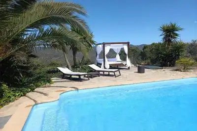 Image de Club Villamar - Une villa moderne espagnole située en hauteur avec une capacité d’accueil de 4 pe. . .