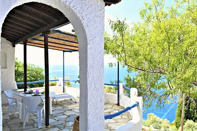 Maison Veronica- Piscine panoramique- Accés à la mer-Vue privilégiée sur l'Egée.