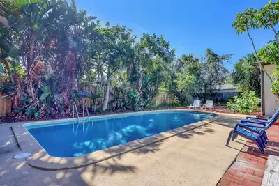 Image de Melbourne (chauffée) piscine maison pour 10 personnes 4 lit / 2bath