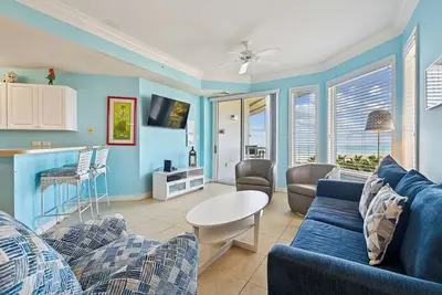 Image de Villa de luxe au 4ème étage, récemment rénové, haut de gamme, Beautiful Ocean VIews!