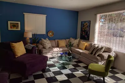 Image de Appartement Confortable Au Centre-Ville Dans Une Maison PRIVÉE