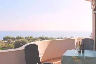 Image de Appartements à 400 mètres de la mer avec une vue panoramique. 1er étage via Giotto