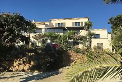 Image de Gite 2-3 personnes, piscine, vue mer imprenable, proche Porticcio