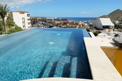 Image de Incroyable 7 chambres, belle piscine et vues, à pied du centre ville