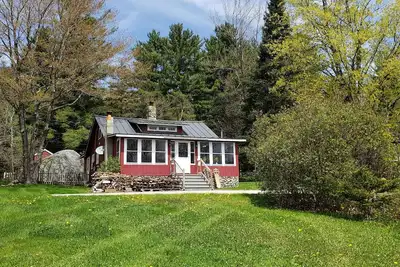 Image de Lil 'Red Cabin au coeur des Montagnes Blanches