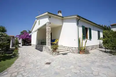 Image de villa Leo + annexe 9 lits dans un quartier résidentiel