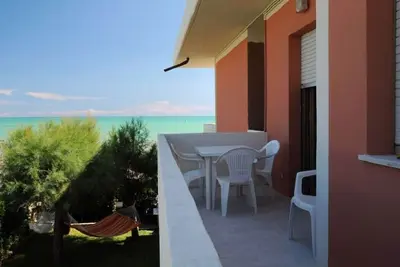 Image de Appartement de trois pièces dans un quartier calme et sur la mer