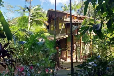 Image de Casa de charme na mata atlantica, área de lazer com 2 piscinas 8kms das praias