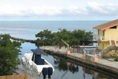 Image de CLÉ De Noix De Coco Coupe De Ciel Avec Piscine PRIVÉE