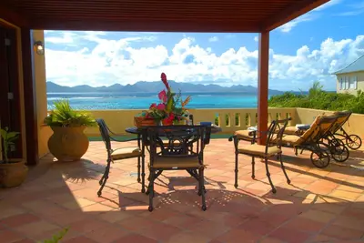Image de Jeunes mariés! Villa romantique privée d'Anguilla avec piscine, vue sur l'océan, accès à la plage