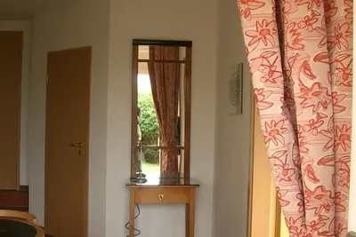 Image de Spacieux, lumineux appartement de 2 pièces avec terrasse et jardin paysager