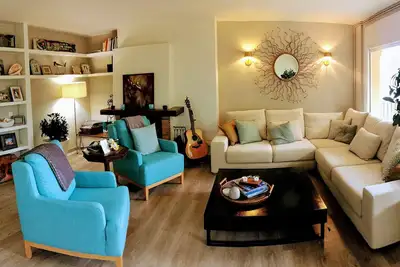 Image de Nouveau grand appartement de 2 étages pour 11 avec piscine -5 min à pied de la plage et de la falaise de Calella