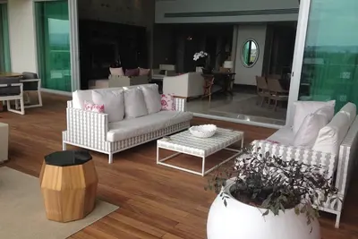 Image de Grand Luxxe 3 Bdr Loft avec 6 rondes de golf et 2 pour 1 massages par semaine