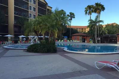 Image de Villa 3 chambres au bord du lac Tropical Paradise, à quelques kilomètres de Disney / Universal