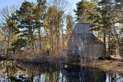 Image de Cozy 2+ Bd Cottage - A / C, vue sur l'étang, proche de tout!