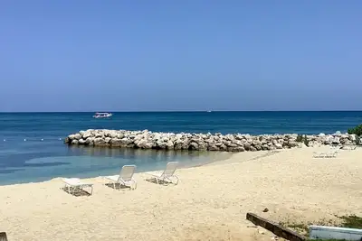 Image de Heaven Can Wait @ Point Village
