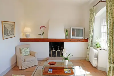 Image de Appartement situé dans une propriété avec une vue imprenable sur Florence!