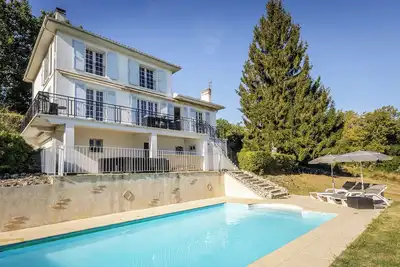Image de Rocaille, villa avec piscine privée, bon wifi, intimité, confort et service